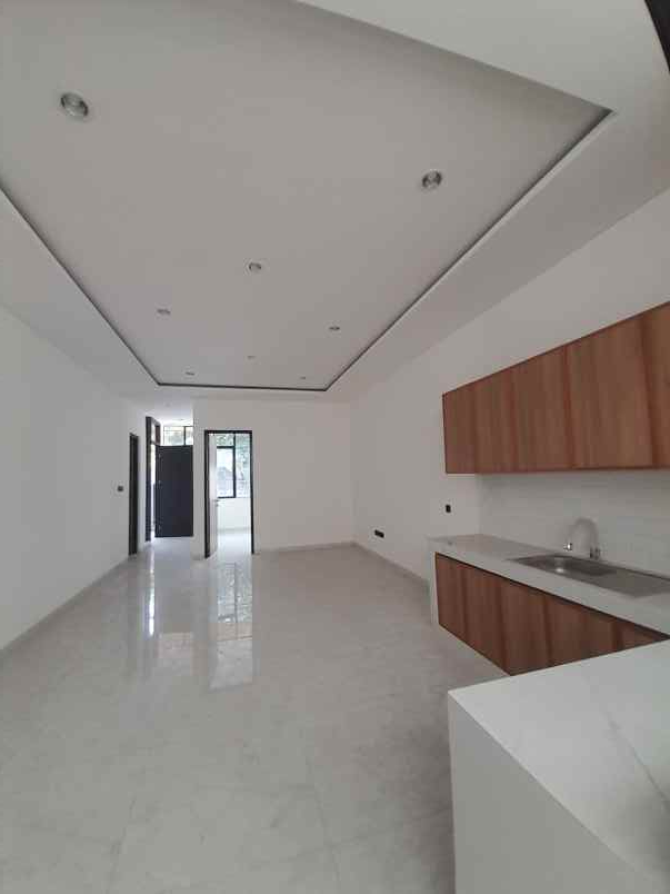 dijual rumah jl leuwipanjang