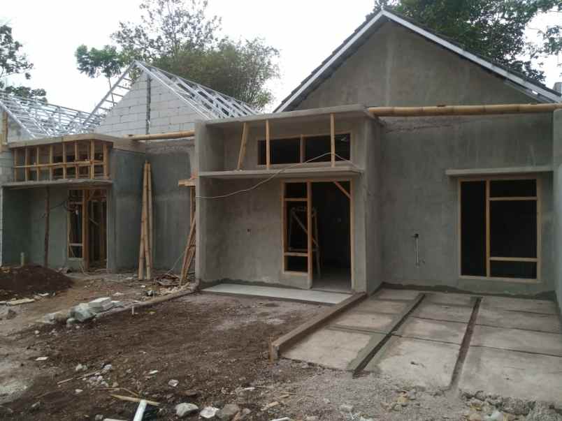 dijual rumah jl pangauban