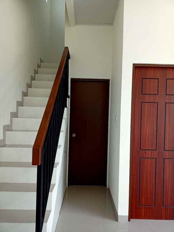 dijual rumah jl panghegar mekar mulya