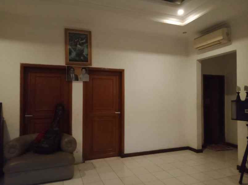 dijual rumah jl pengadegan raya kec