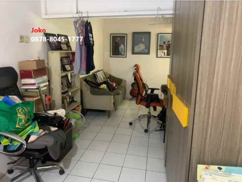 dijual rumah jl praja