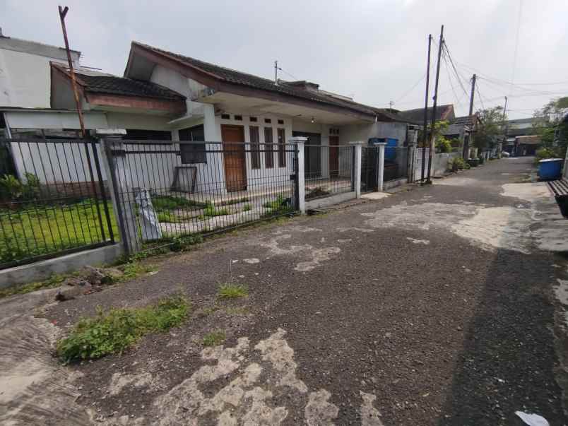 dijual rumah jl purnabakti riung