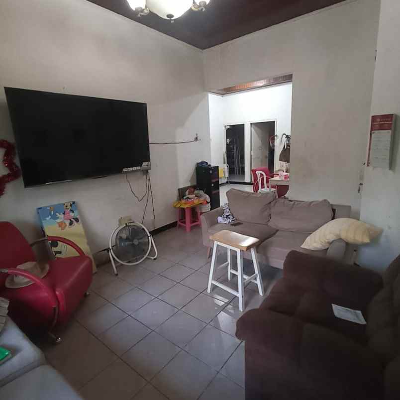 dijual rumah jl raudah