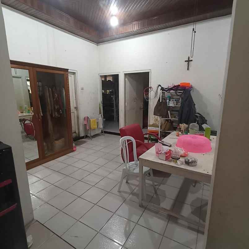 dijual rumah jl raudah
