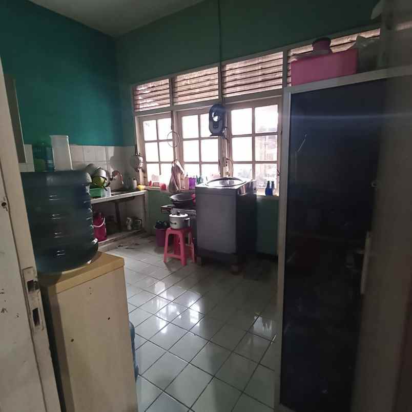 dijual rumah jl raudah
