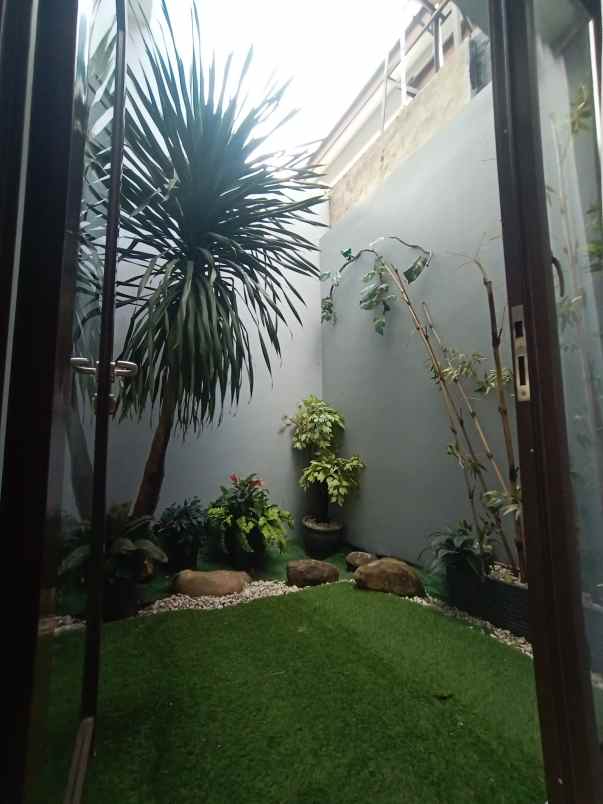 dijual rumah jl raya cikeas kec gunung