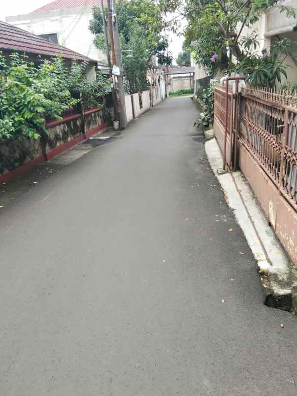 dijual rumah jl raya m ali beji depok