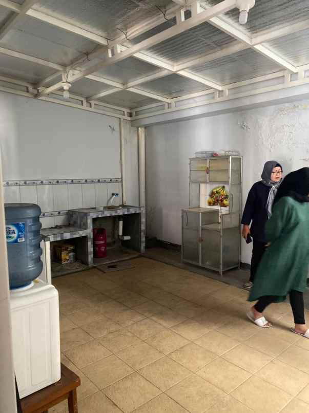 dijual rumah jl raya samarang tarogong