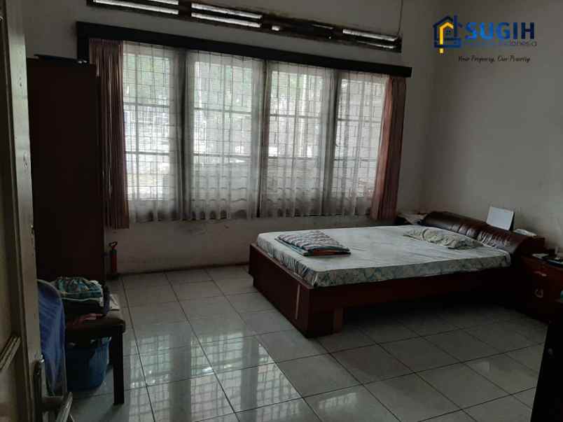 dijual rumah jl sumbawa kalimantan