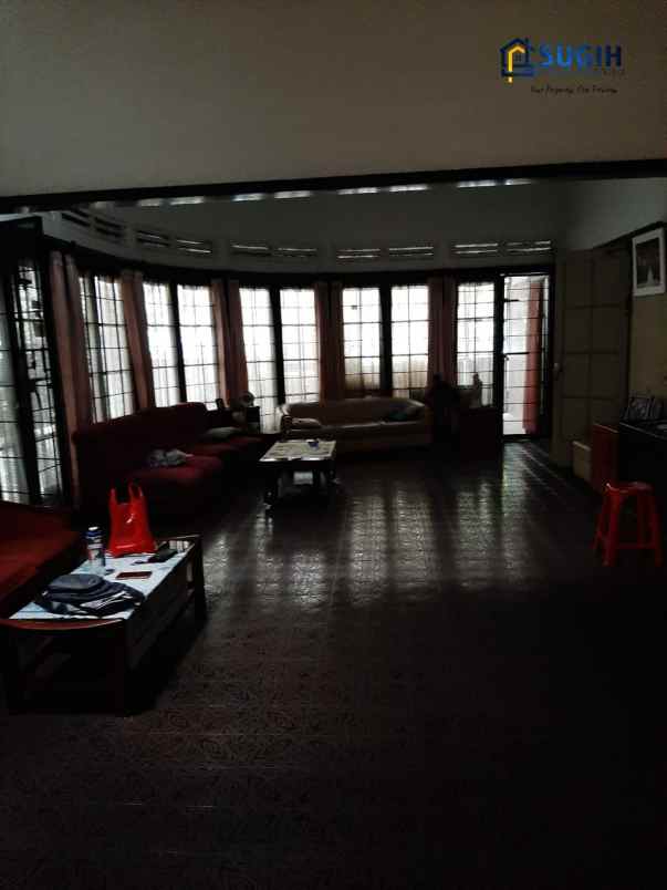 dijual rumah jl sumbawa kalimantan