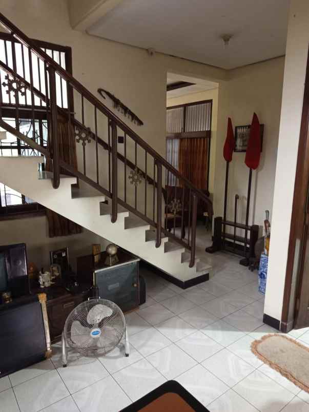 dijual rumah jl sunan muria