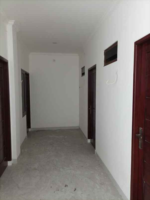 dijual rumah jl swadaya duren sawit