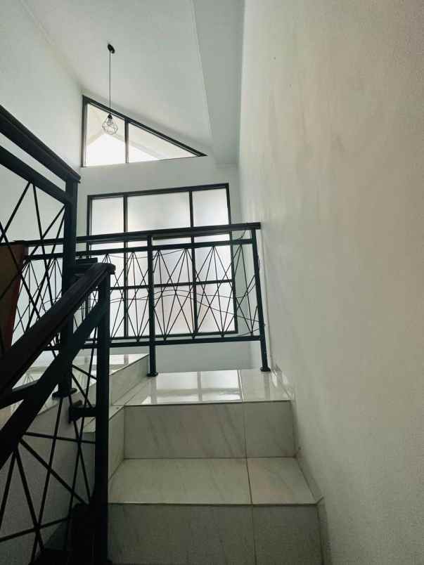 dijual rumah jl terusan panyileukan