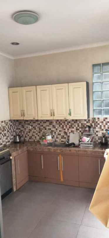 dijual rumah jl vila duta baranangsiang