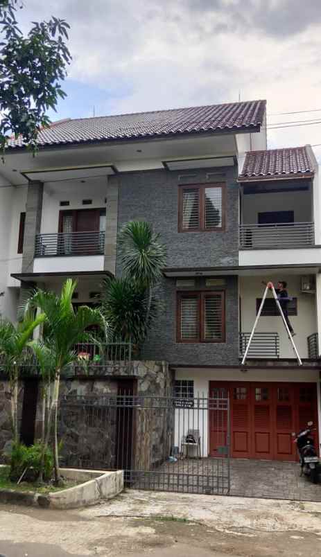dijual rumah jl vila duta baranangsiang