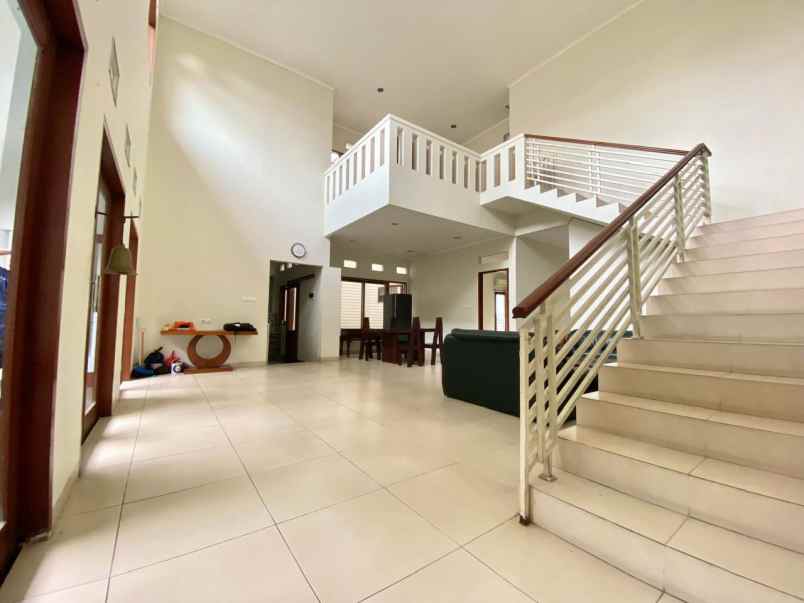 dijual rumah jl vila duta baranangsiang