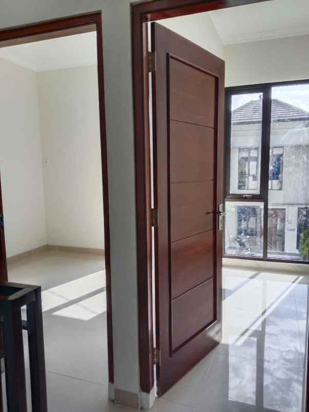 dijual rumah jl wates km 12