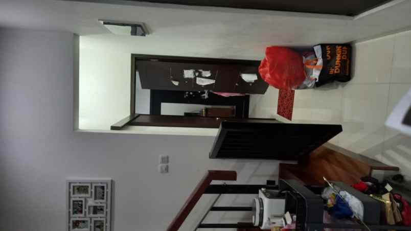 dijual rumah jln gondang dia menteng