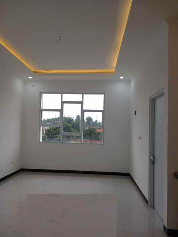 dijual rumah jln mayang pratama