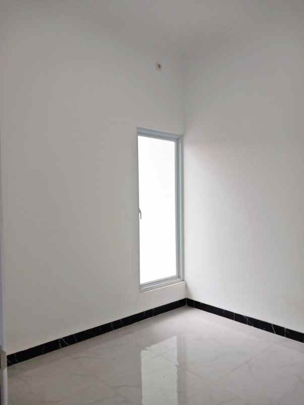 dijual rumah jln mayang pratama