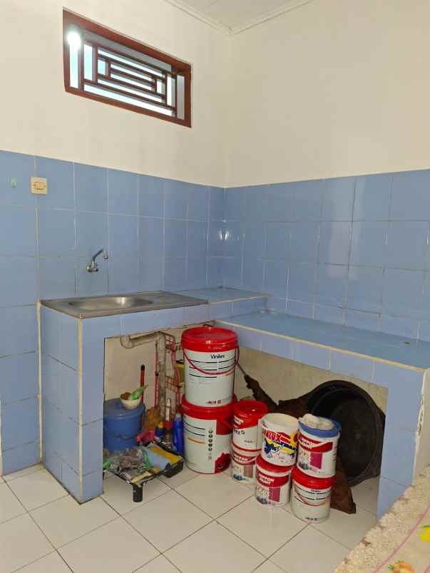 dijual rumah jln raya sawangan depok