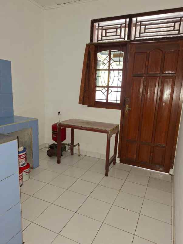 dijual rumah jln raya sawangan depok