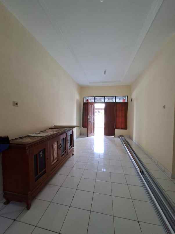 dijual rumah jln raya sawangan depok