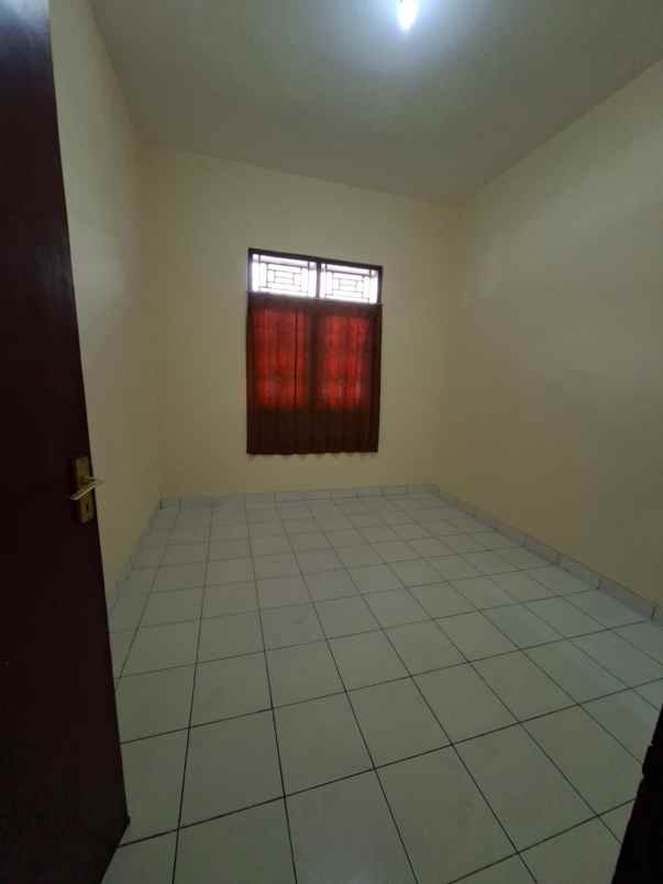 dijual rumah jln raya sawangan depok
