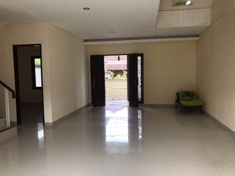 dijual rumah jln tukad pakrisan