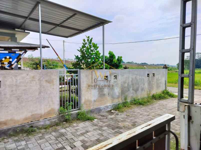 dijual rumah joho prambanan