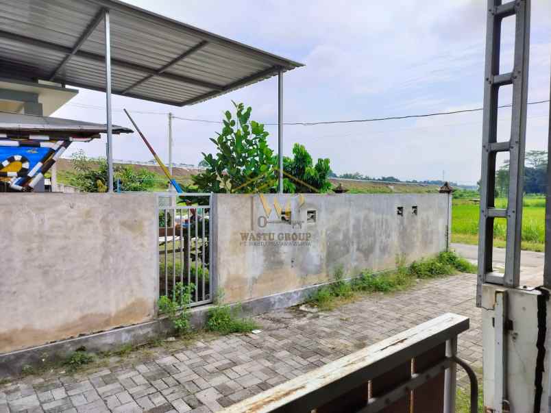 dijual rumah joho prambanan