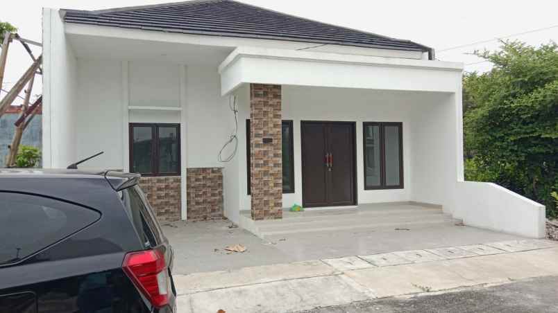 dijual rumah k village aspen