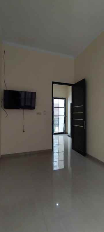 dijual rumah kalilom lor timur