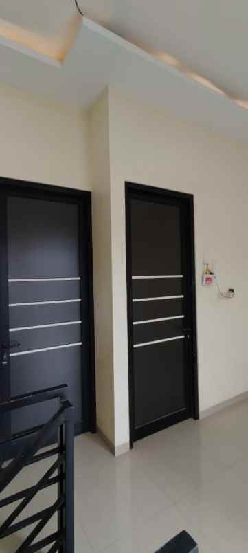 dijual rumah kalilom lor timur