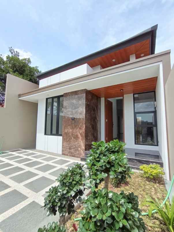 dijual rumah kaliurang km 10