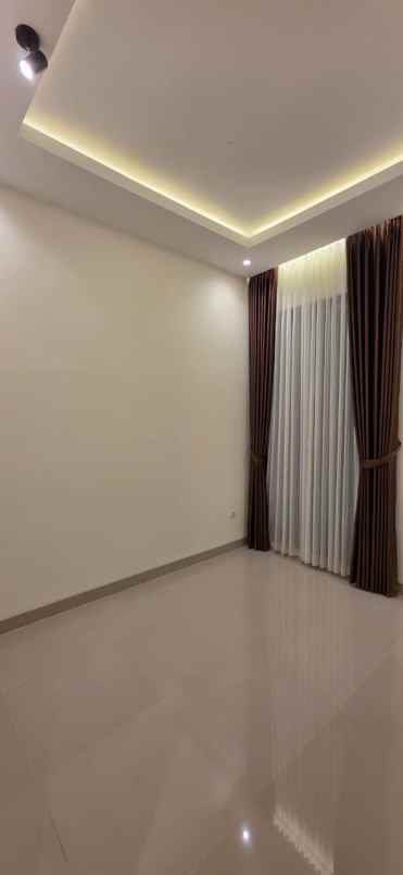 dijual rumah kaliurang km 11