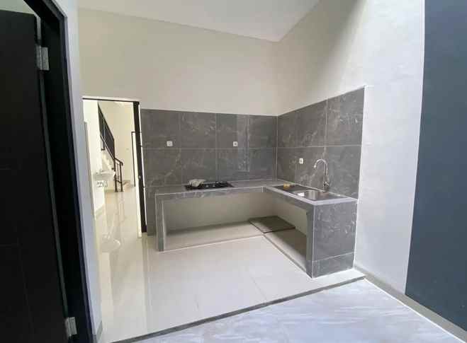 dijual rumah karah agung