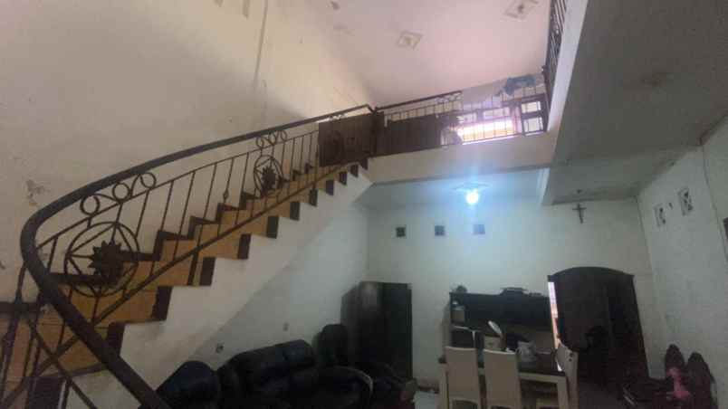 dijual rumah karang asem