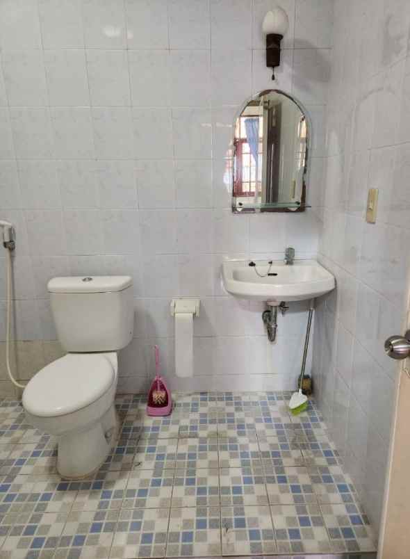 dijual rumah kav swadaya