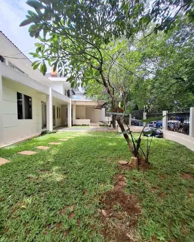dijual rumah kebayoran baru