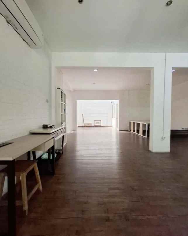 dijual rumah kebayoran baru