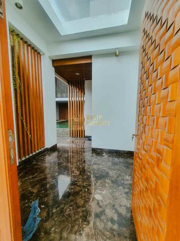dijual rumah kebayoran lama jakarta