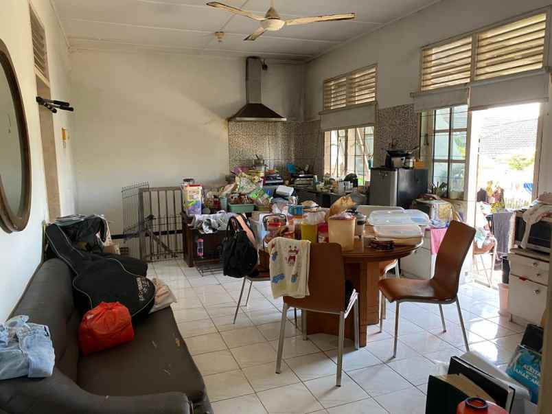 dijual rumah klampis indah