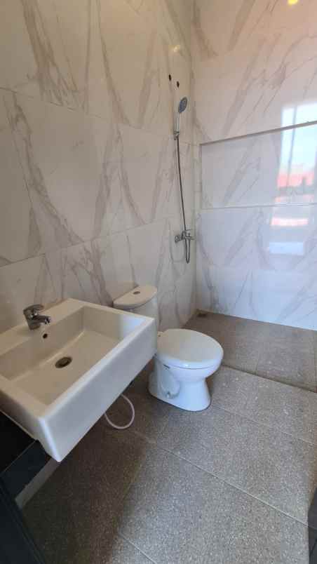 dijual rumah klampis semolo timur