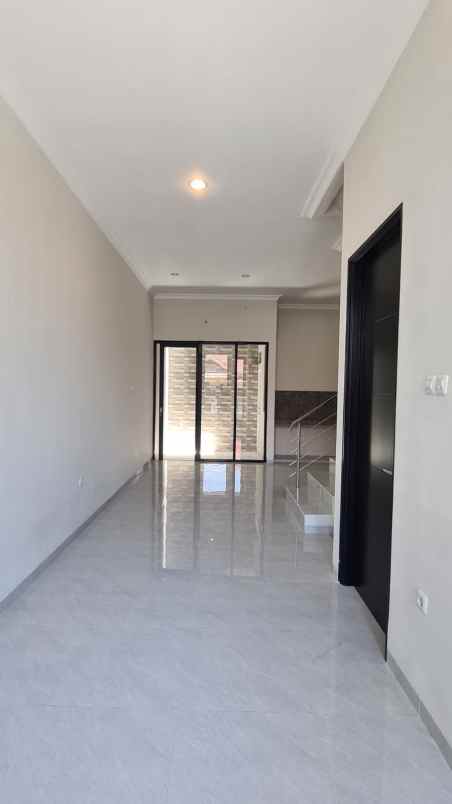 dijual rumah klampis semolo timur