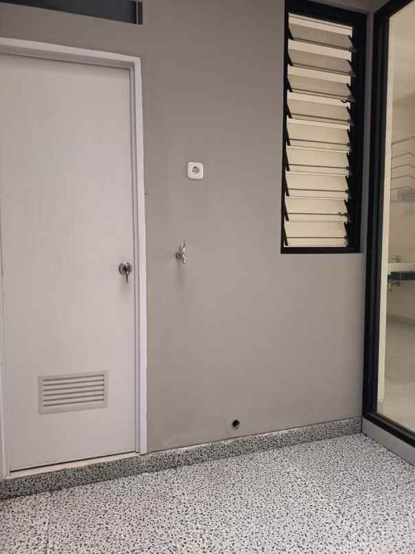 dijual rumah klampis semolo timur