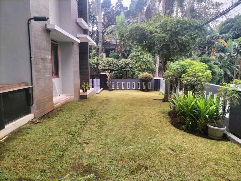 dijual rumah komp parahyangan permai