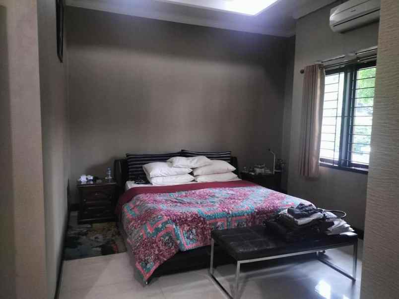 dijual rumah komp parahyangan permai