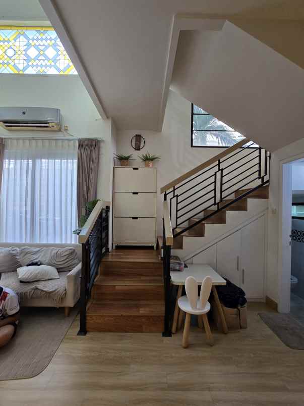 dijual rumah komplek billymoon pondok