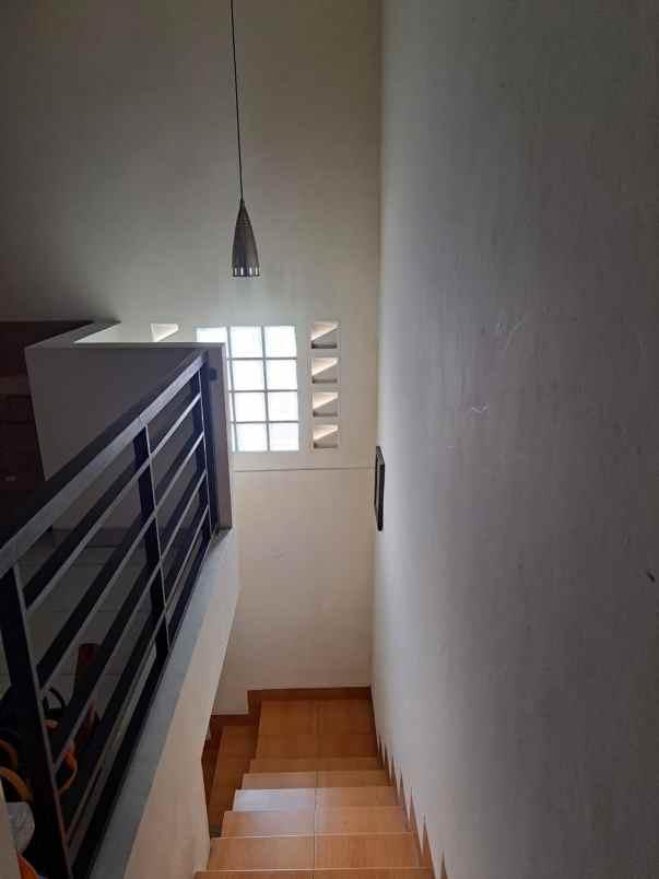 dijual rumah komplek bumi adipura bandung